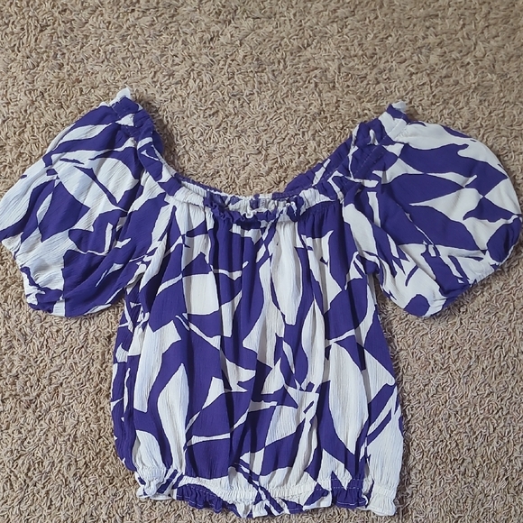 Maurices Purple and White Patterned Top Sizs Xsmall - Picture 3 of 8